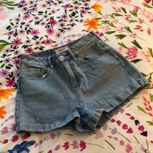 PacSun Light Wash Mom Shorts (Size 25)